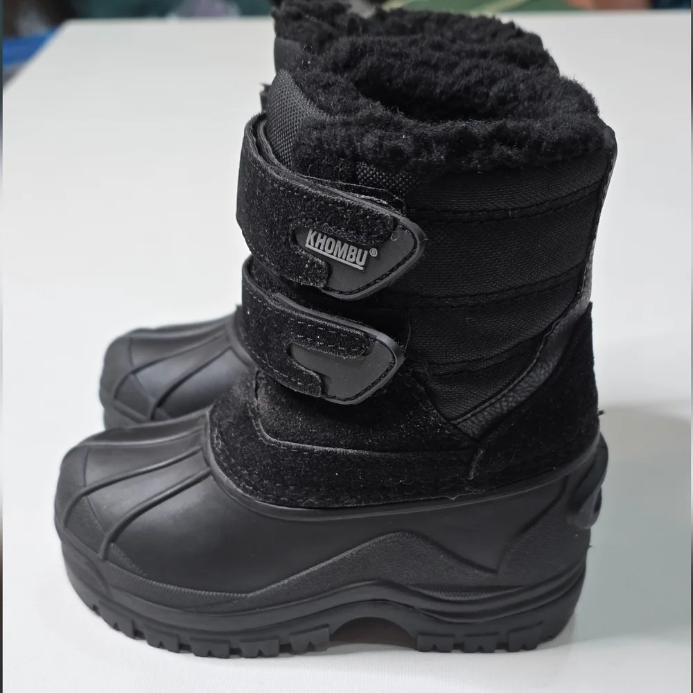 Khombu Black Insulated Snow Boots